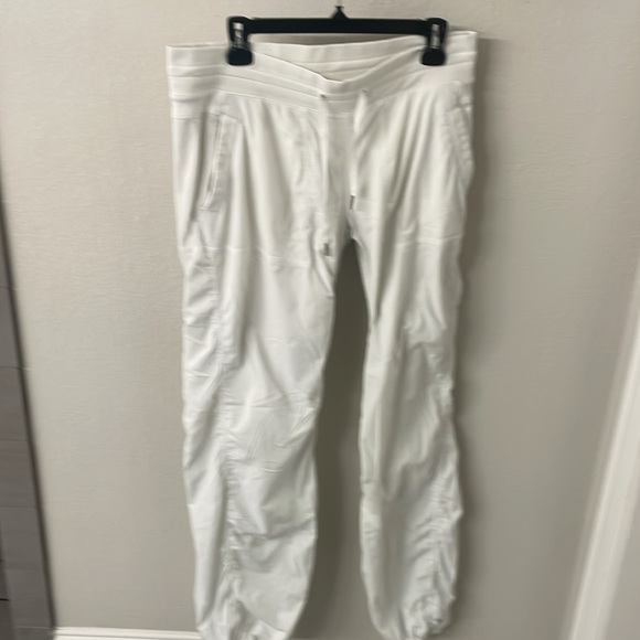 Lululemon off white joggers - Picture 2 of 3